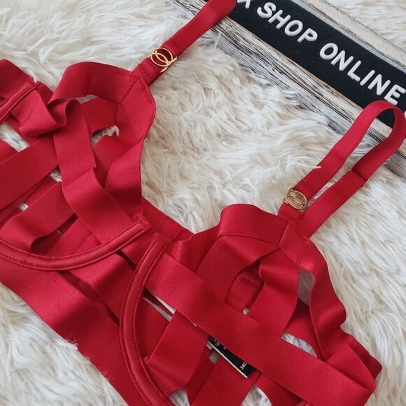 Victoria's Secret Unlined Strappy Banded Bra - Picture 8 of 9